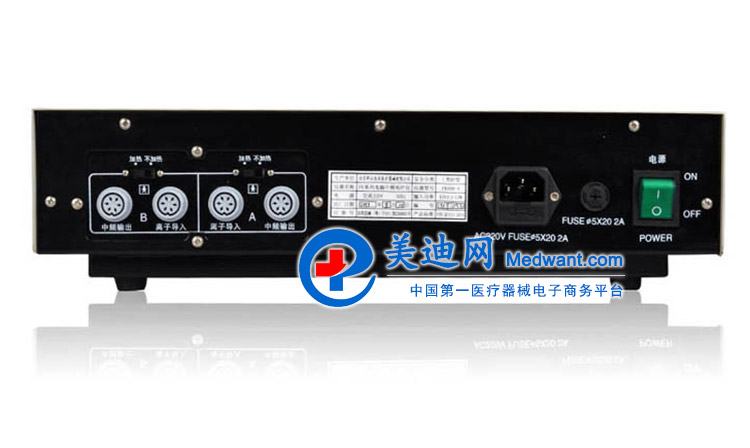 祥云佳友 电脑中频电疗仪 FK998-A型 祥云佳友电脑中频电疗仪FK998-A型 产品简介 FK998-A型电脑中频电疗仪是用于物理治疗的一种医疗设备。 本机采用微电脑控制技术,由中、大规模集成电路组成,设双通道输出,并具有各种显示功能。 机内存贮的35个特定系列程序处方,医生依患者病况选择治疗处方。当处方选择好后,启动仪器,即可自动地按程序输出有特定治疗作用的系列中频电流。输出电流大小可自由调节。当处方程序运行结束时,仪器自动切断输出电流,并发出音响提示。 本机还具有中药透入功能,当将浸有中药药液的